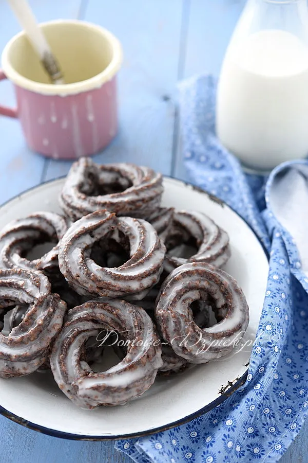 Czekoladowe pączki hiszpańskie