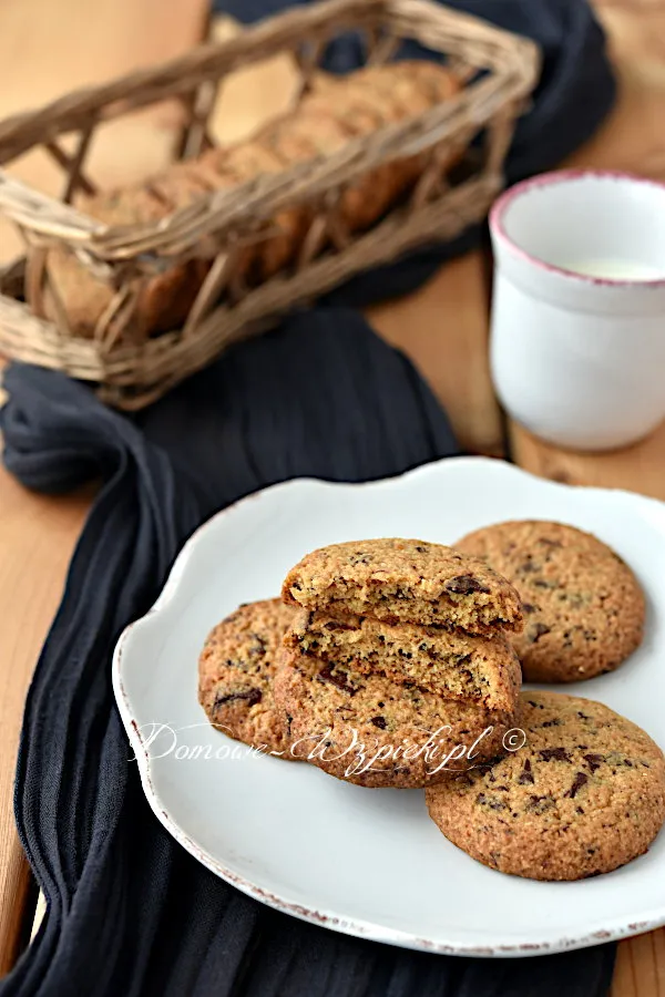 Ciastka migdałowe z kawałkami czekolady (low carb)