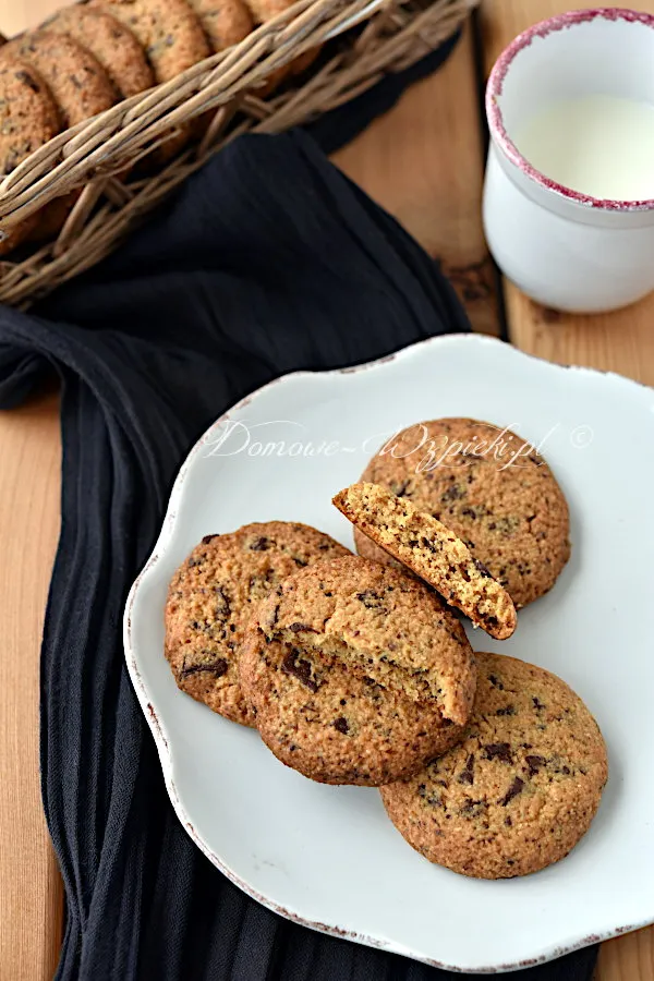 Ciastka migdałowe z kawałkami czekolady (low carb)