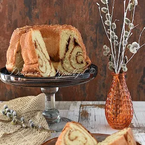 Babka drożdżowa z nadzieniem cynamonowym