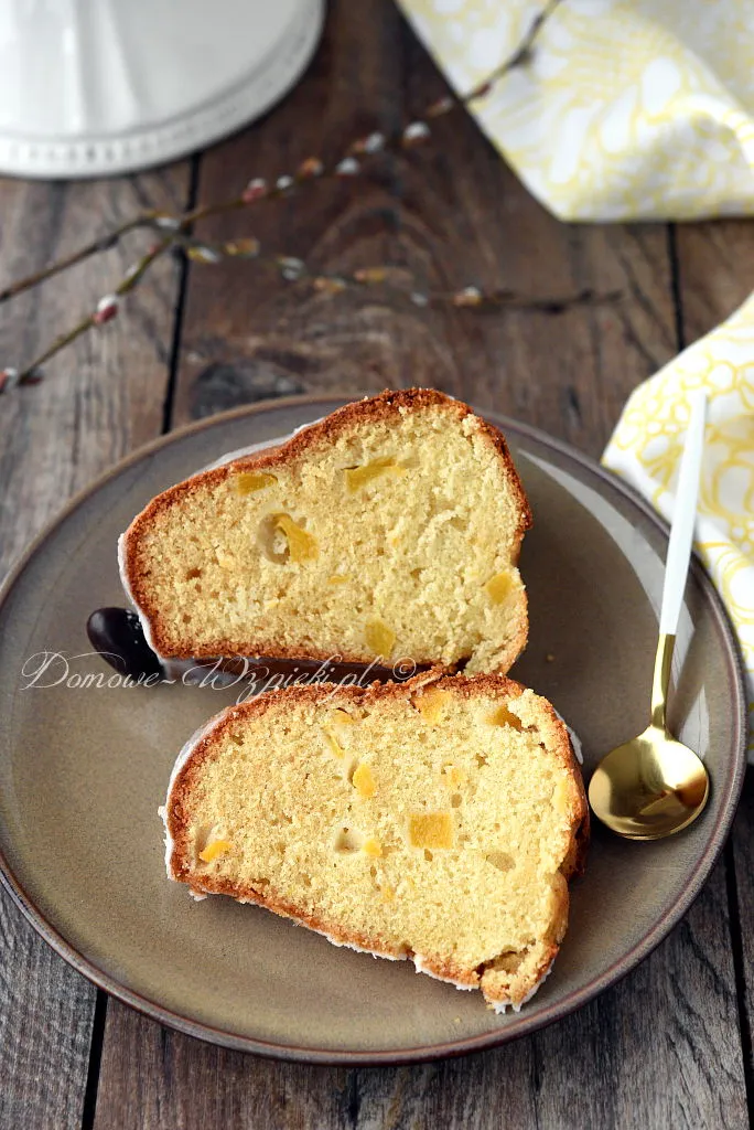 Babka brzoskwiniowo- marcepanowa