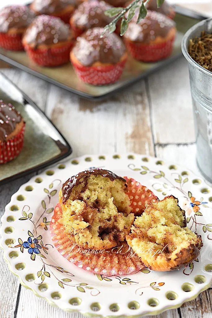 Muffinki budyniowe z czekoladą