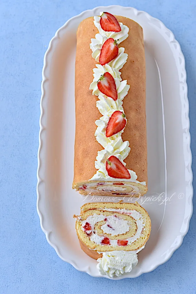 Keto rolada bez mąki z kremem mascarpone Keto rolada bez mąki z kremem mascarpone