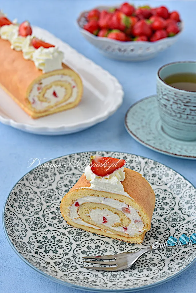 Keto rolada bez mąki z kremem mascarpone Keto rolada bez mąki z kremem mascarpone