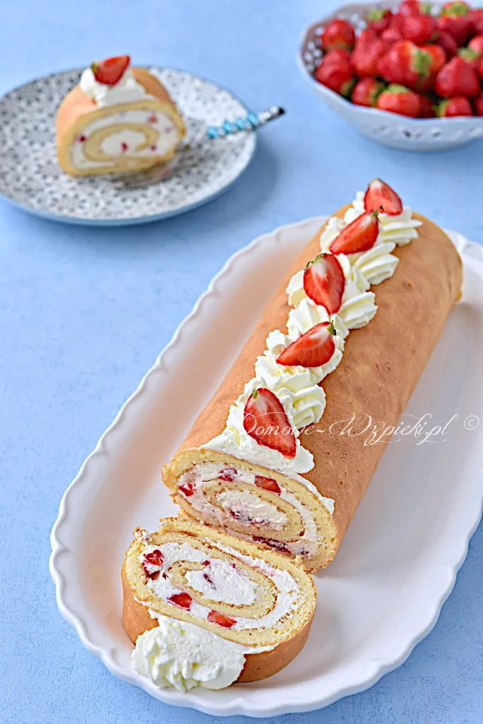 Keto rolada bez mąki z kremem mascarpone Keto rolada bez mąki z kremem mascarpone