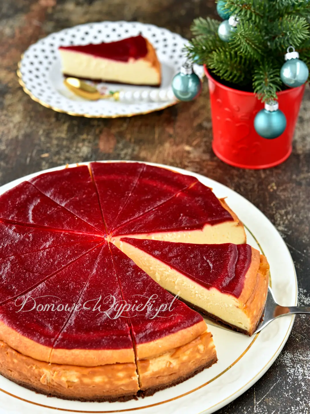 Sernik z białą czekoladą i żurawiną Sernik z białą czekoladą i żurawiną