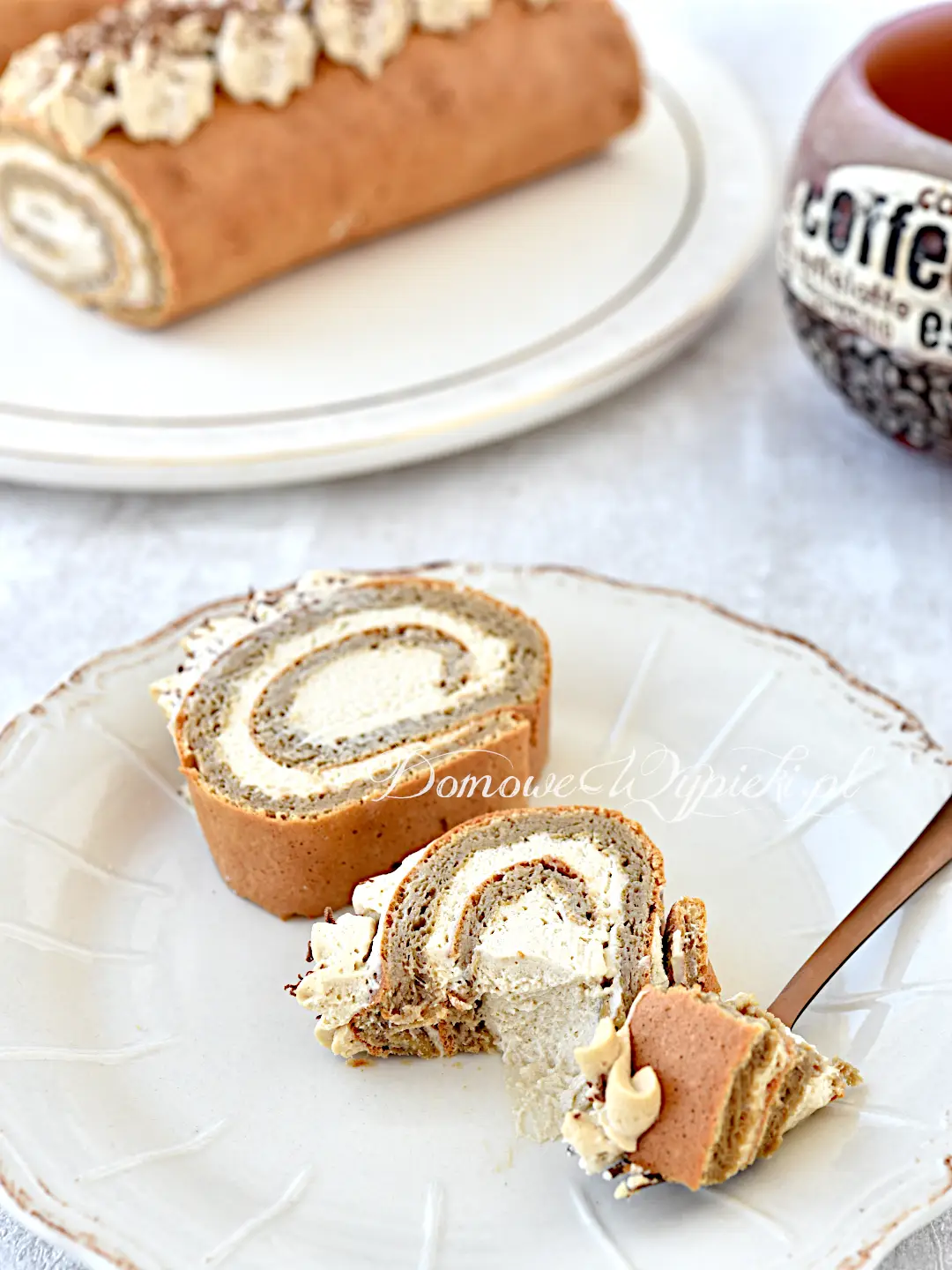 Keto rolada kawowa bez mąki z kremem mascarpone