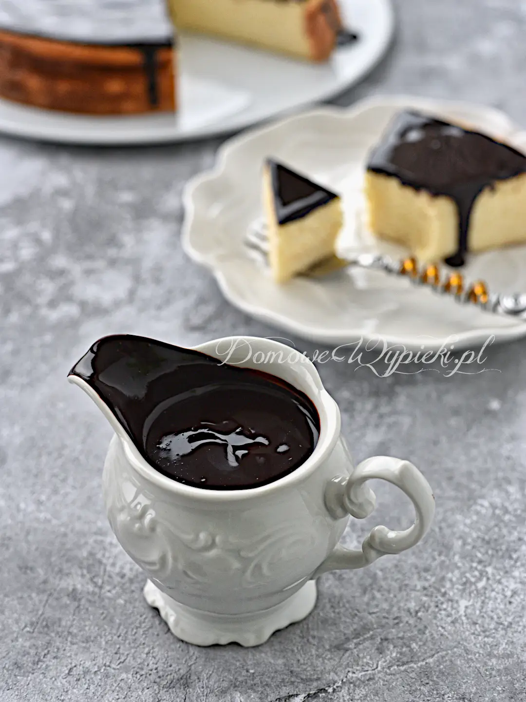 Najprostszy sos czekoladowy bez masła i śmietanki