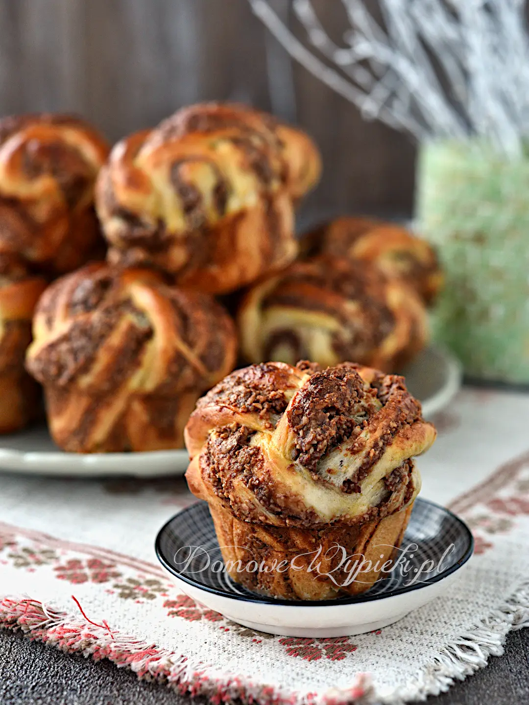 Zawijane drożdżówki kakaowo- orzechowe