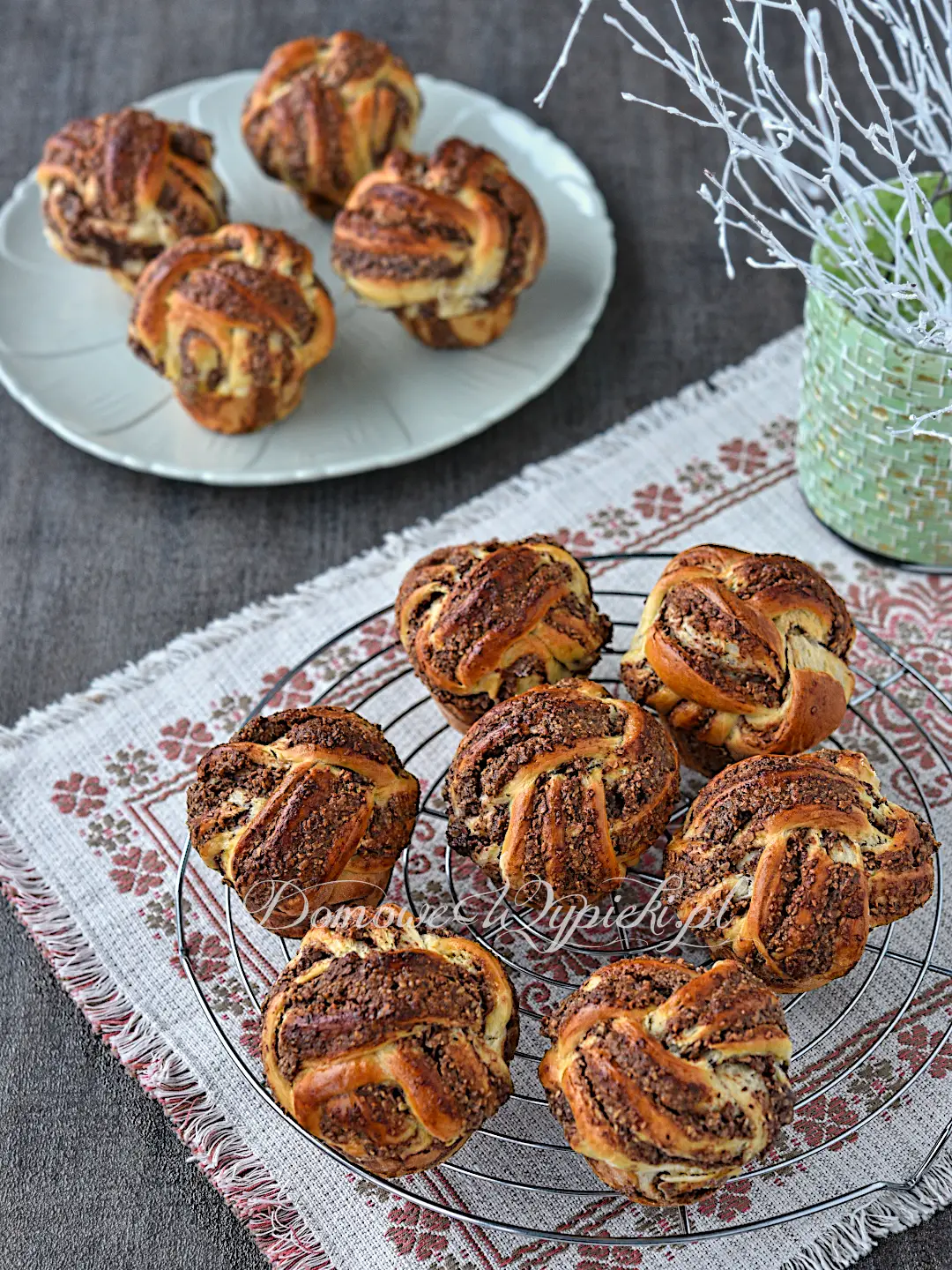 Zawijane drożdżówki kakaowo- orzechowe