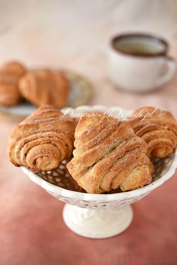 Hamburskie bułeczki cynamonowe (Franzbrötchen)