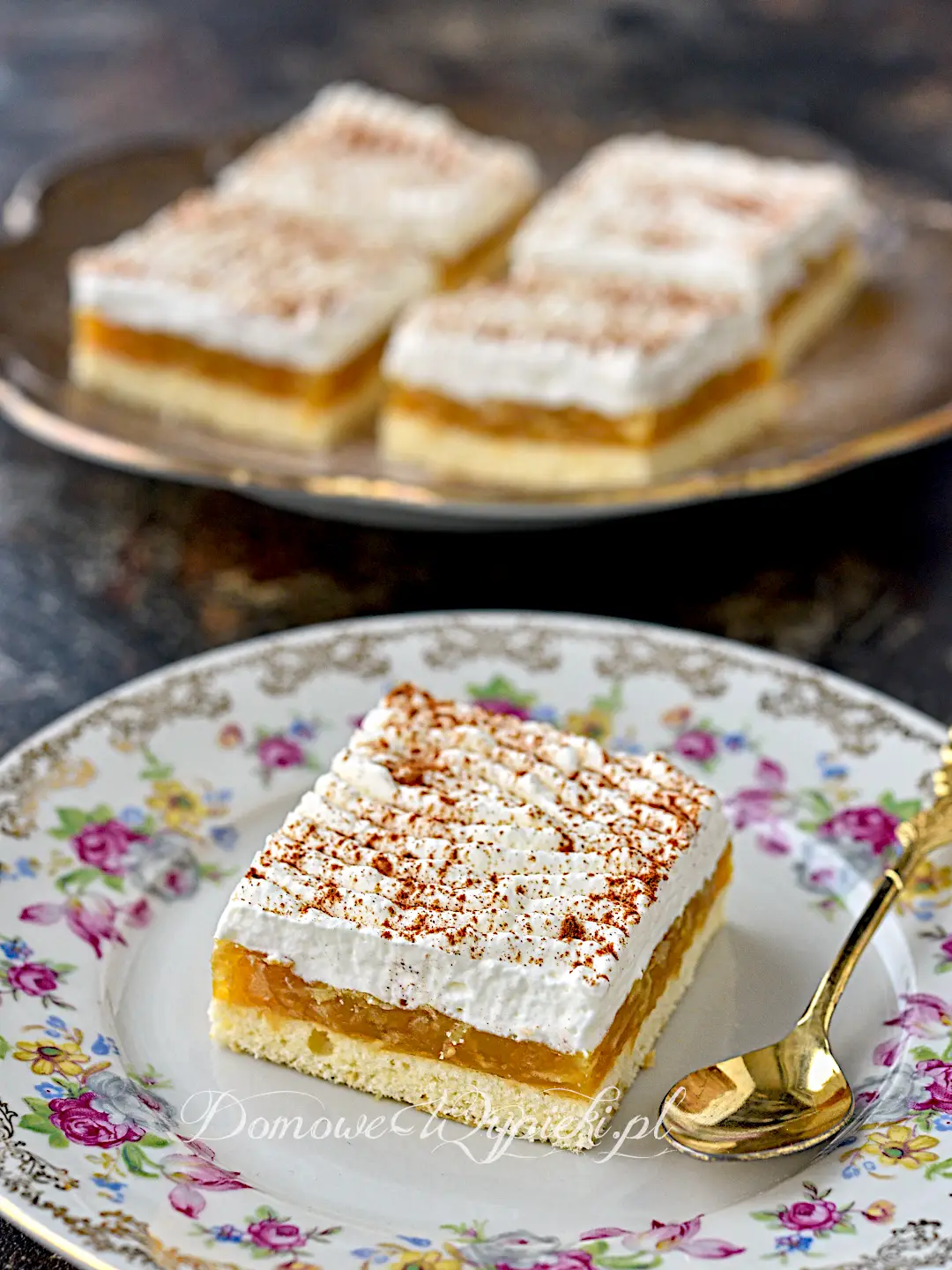 Krajanka budyniowo- jabłkowa