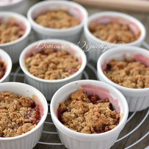 Crumble z rabarbarem