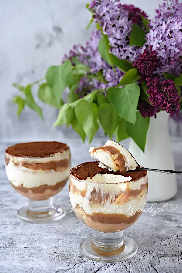 Tiramisu z rabarbarem