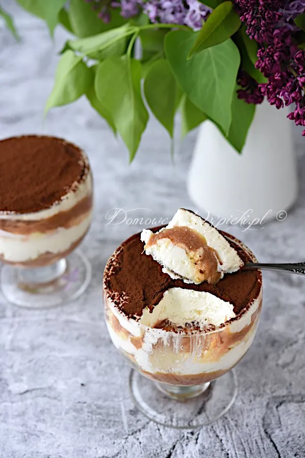 Tiramisu z rabarbarem