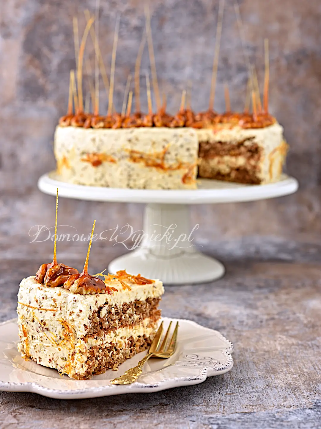 Tort orzechowo- karmelowy