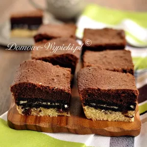 Oreo brownies na ucieranym spodzie