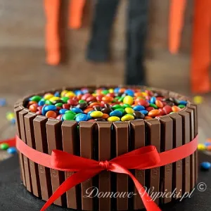 Tort z KitKat i M&M's