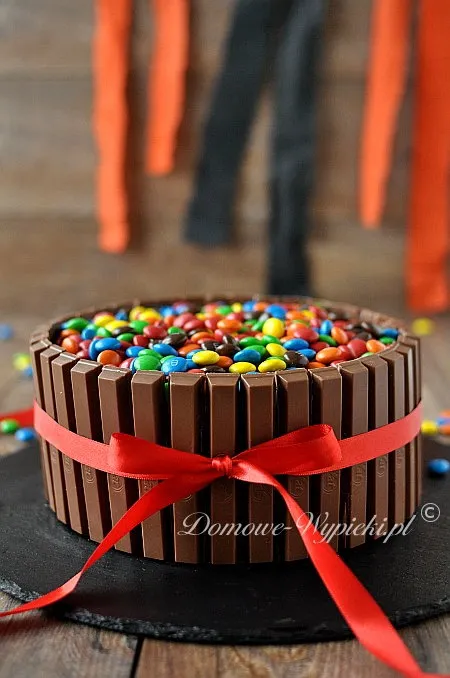 Tort z KitKat i M&M's