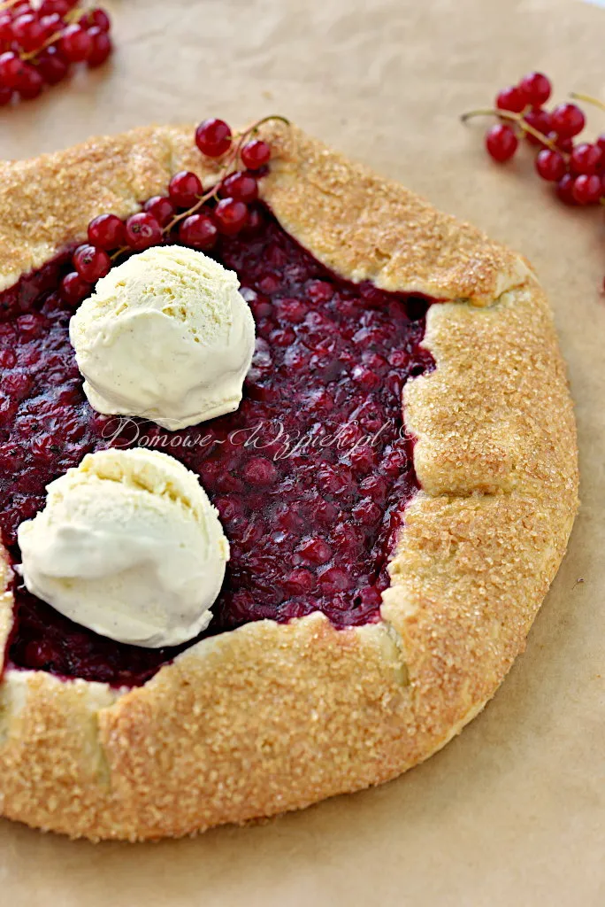 Galette z czerwoną porzeczką