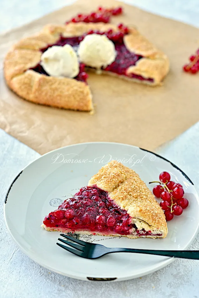 Galette z czerwoną porzeczką