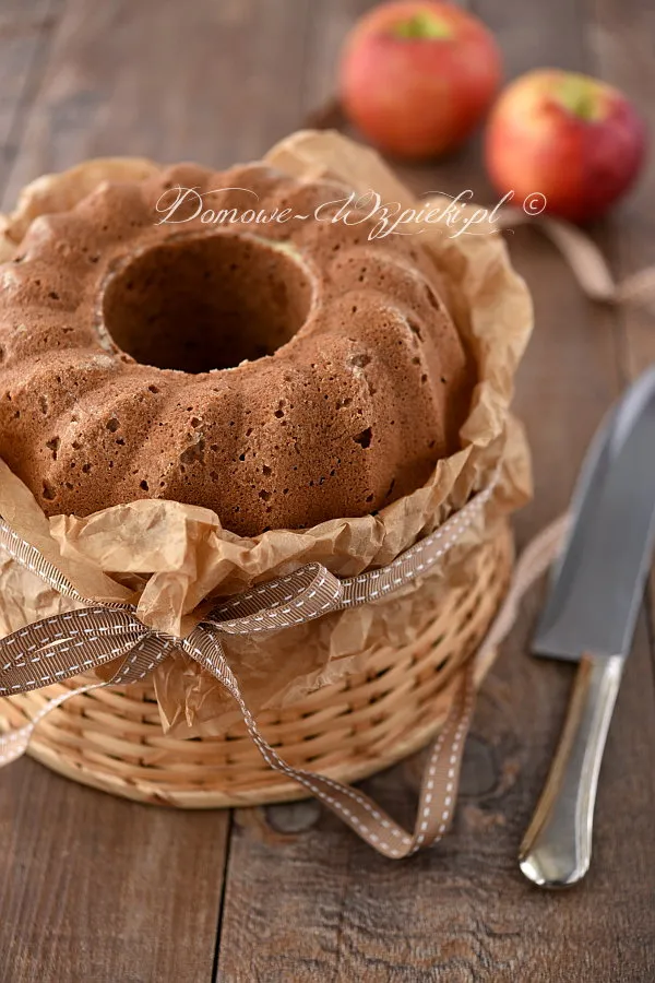 Babka orzechowo- jabłkowa