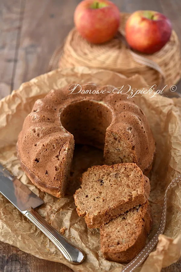 Babka orzechowo- jabłkowa