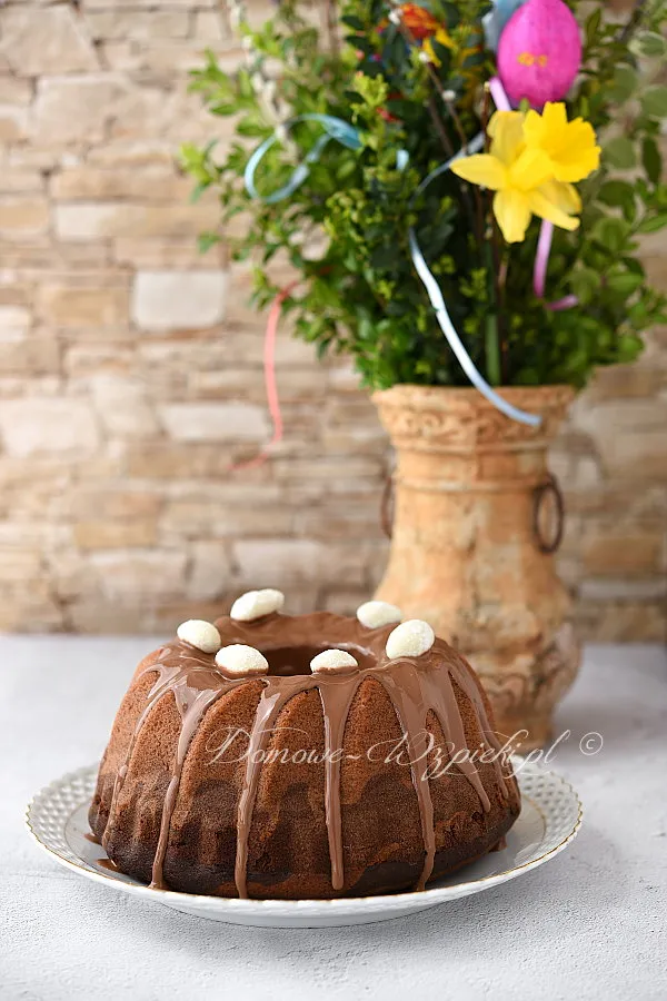 Babka marmurkowa z orzechami i pomarańczą