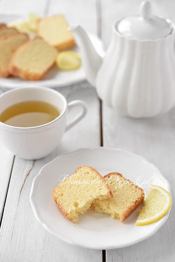 Cytrynowa babka bez glutenu, laktozy i cukru